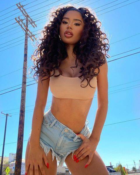 Janet Guzman  nude photo