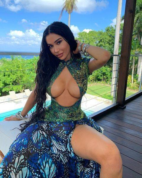 Janet Guzman  nude photo