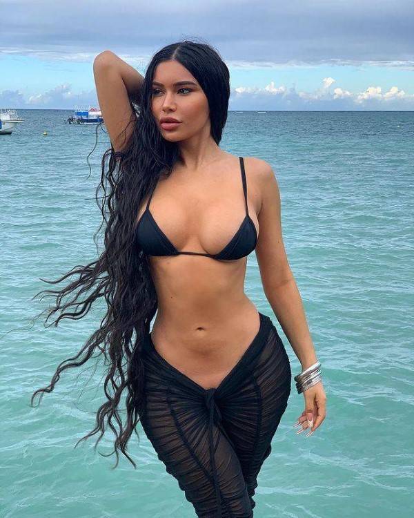 Janet Guzman  nude photo