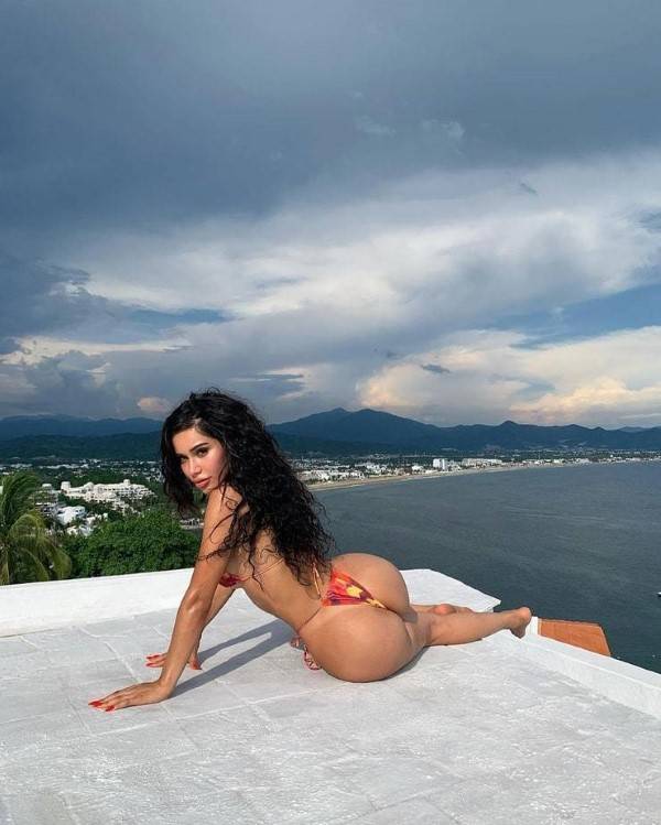 Janet Guzman Awesome Ass In Bikini  nude photo