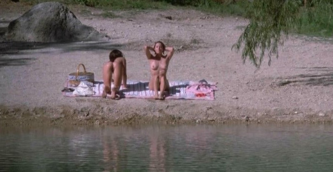 Jennifer Connelly Hot Spot Scene  nude photo