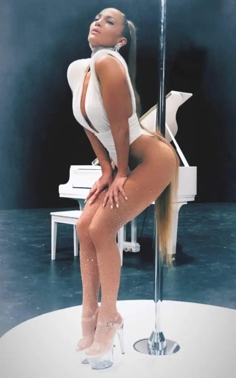 Jennifer Lopez Stunning Body Sexy Legs In High Heels  nude photo