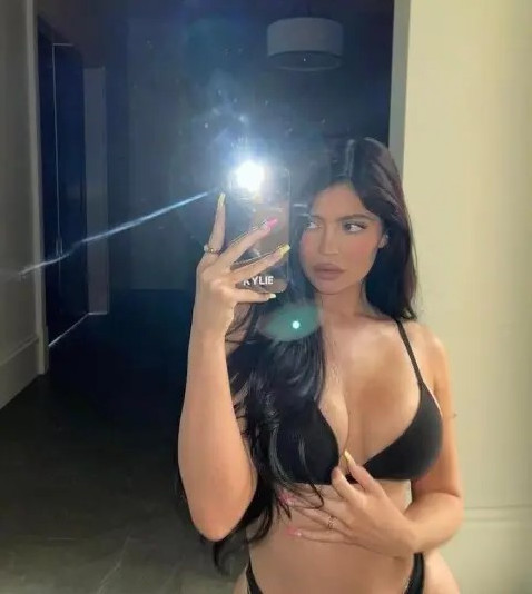 Jerk Off To Kylie Jenner, Kate Upton, Kim K, Jordyn Jones, Loren Grey, I Want A Bud To Own My Cock  nude photo