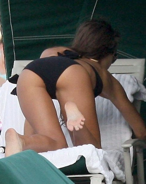 Jessica Alba Bikini Bent Over  nude photo
