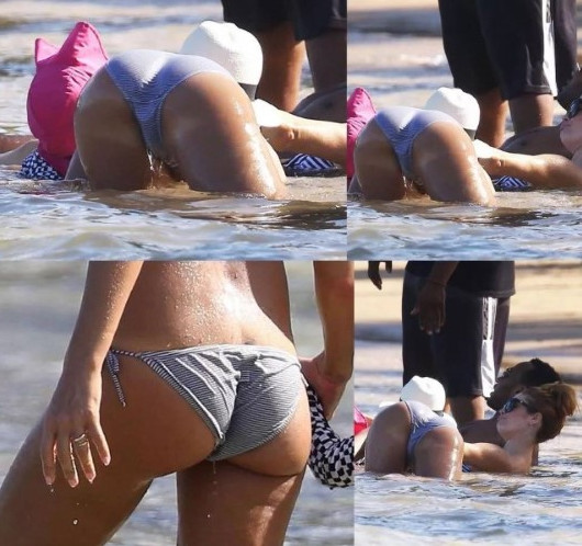 Jessica Alba Tight Ass Actress In Bikini  nude photo