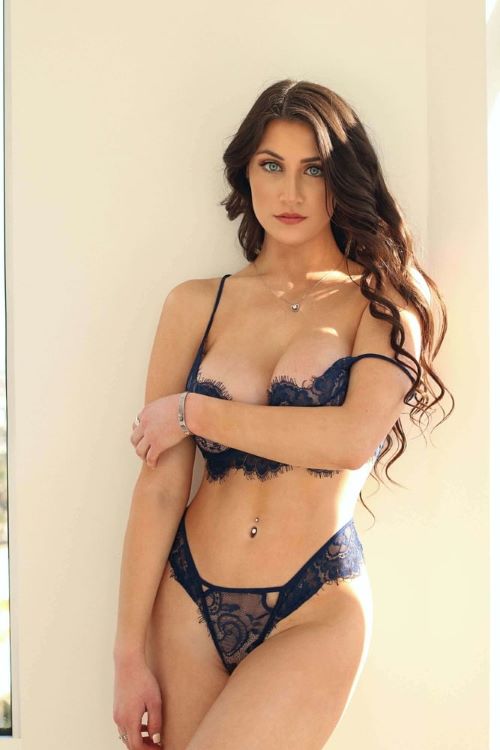 Jessica Bartlett  nude photo