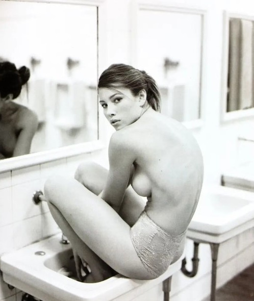 Jessica Biel Hot Actress Topless Black And White  nude photo