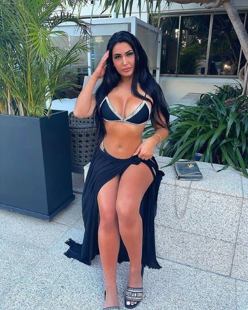 Jessica Foster  nude photo