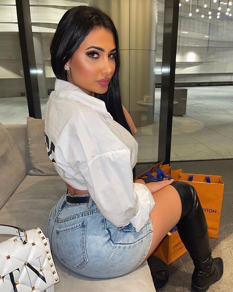 Jessica Foster  nude photo