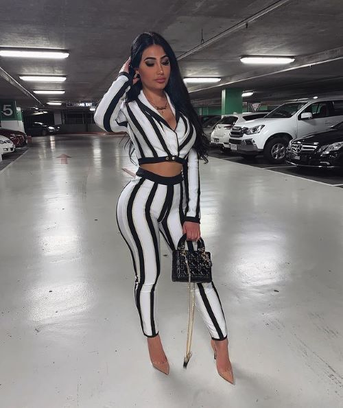 Jessica Foster  nude photo