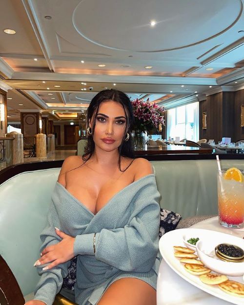 Jessica Foster  nude photo