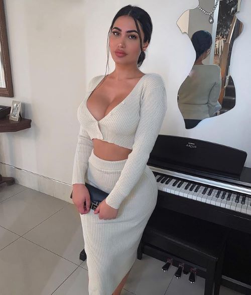 Jessica Foster  nude photo