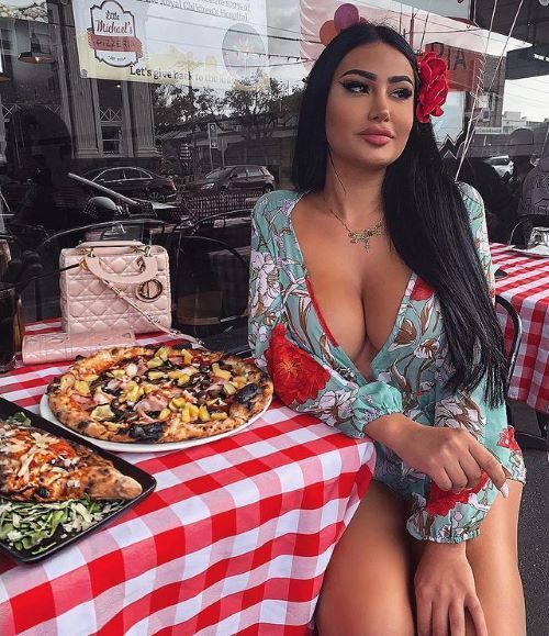 Jessica Foster  nude photo