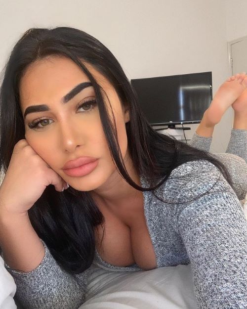 Jessica Foster  nude photo