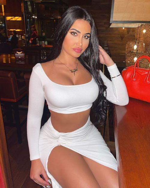 Jessica Foster  nude photo