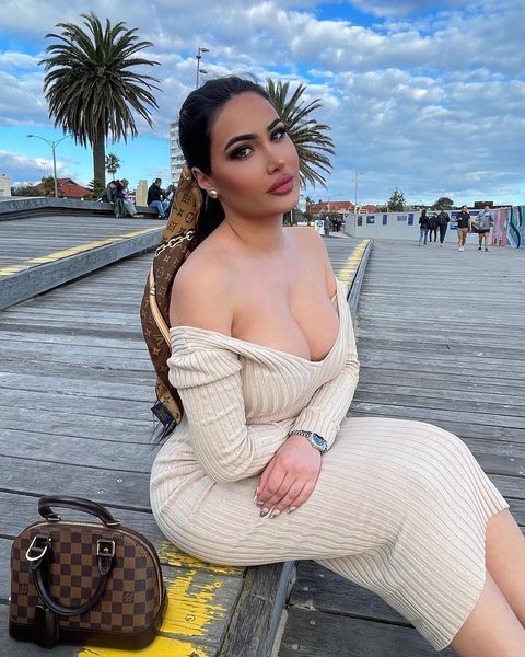 Jessica Foster  nude photo