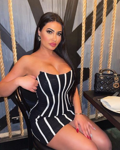 Jessica Foster  nude photo