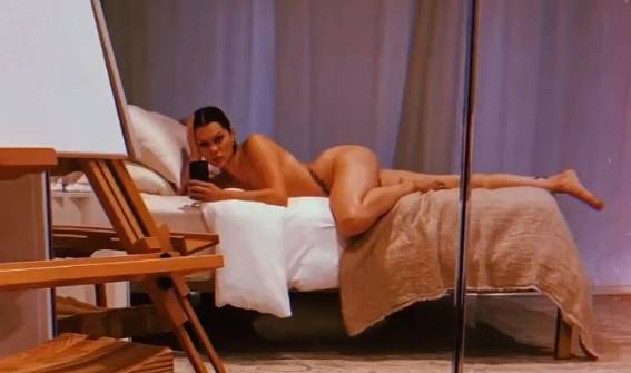 Jessie J Completely Naked In Bed  nude photo