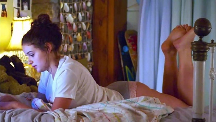 Joey King Hot Ass In Panties On Bed  nude photo