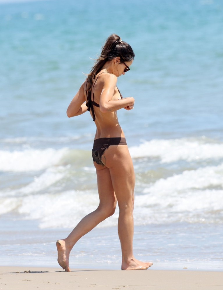 Jordana Brewster  nude photo