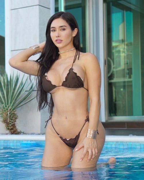 Joselyn Cano  nude photo