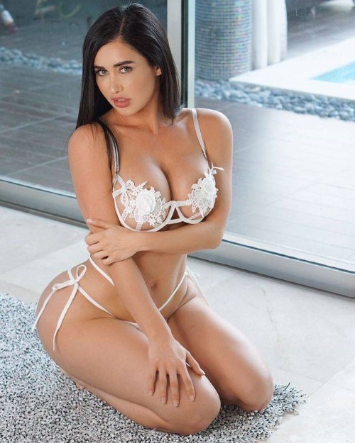 Joselyn Cano  nude photo