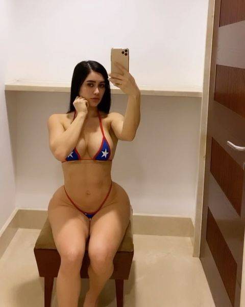 Joselyn Cano  nude photo