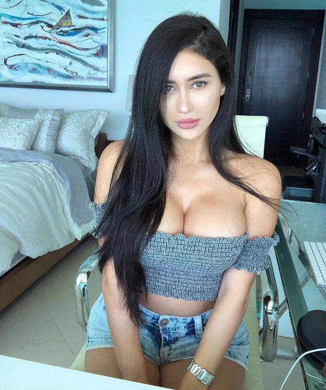 Joselyn Cano Large Breasts Hot Cleavage  nude photo