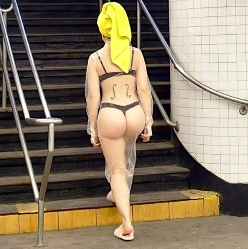 Julia Fox Fine Big Ass In Thong  nude photo