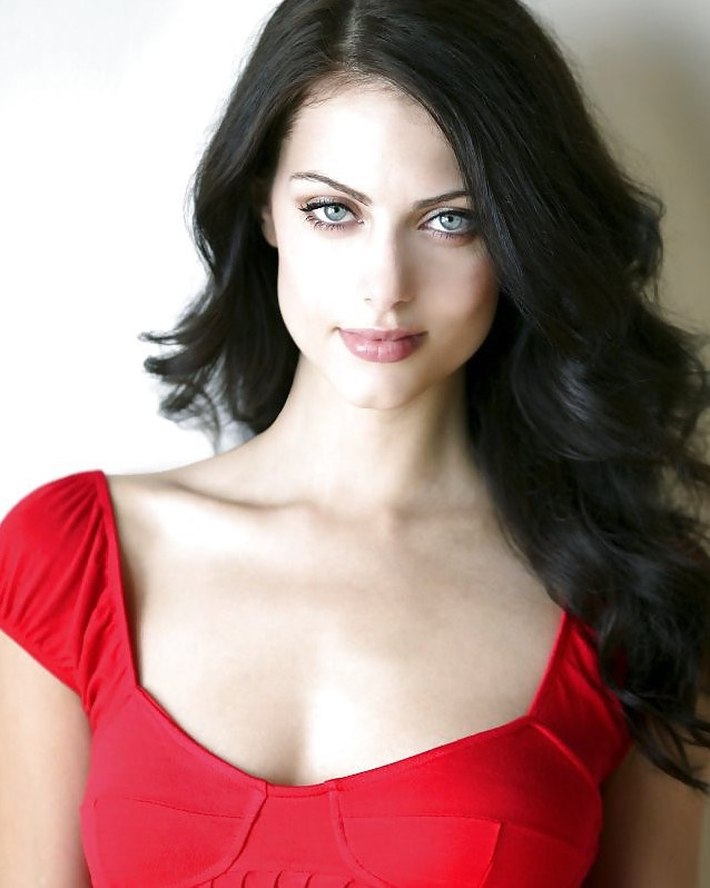 Julia Voth  nude photo