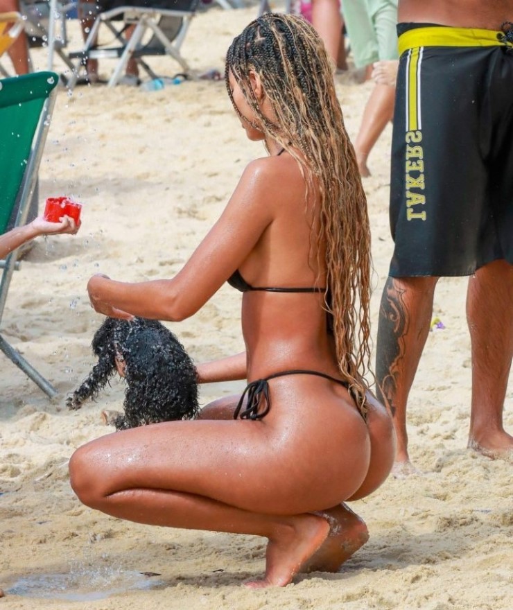 Juliana Nalu  nude photo