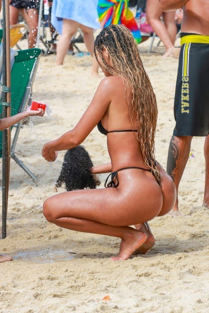 Juliana Nalu  nude photo