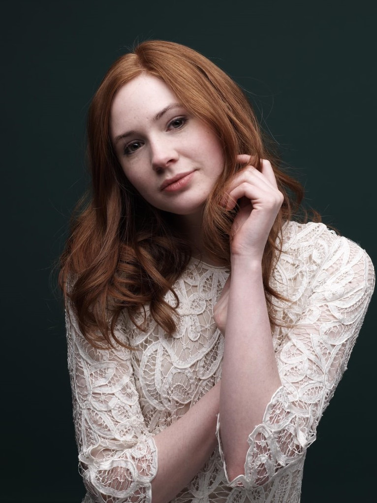 Karen Gillan  nude photo