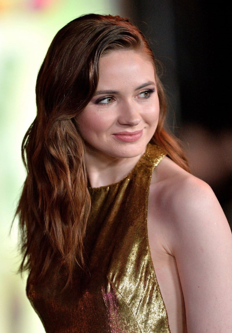 Karen Gillan  nude photo