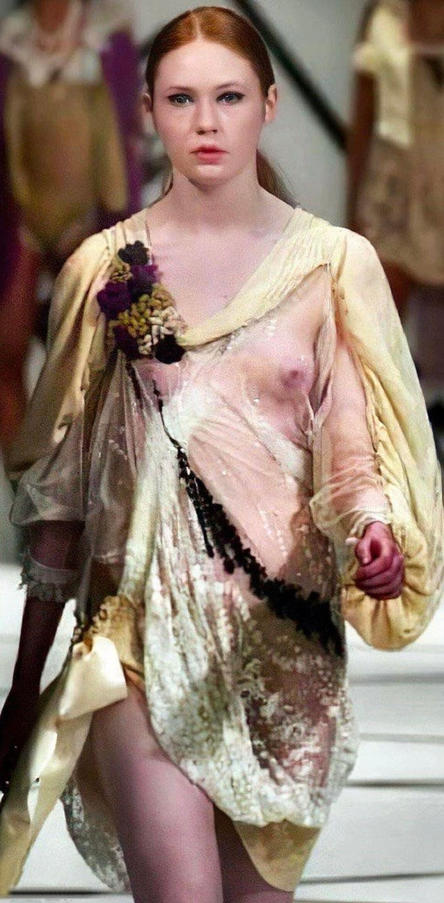 Karen Gillan Tits See Through  nude photo