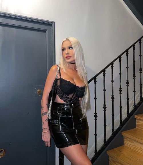 Karoline Lima  nude photo