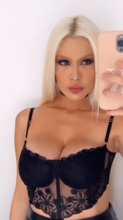 Karoline Lima  nude photo