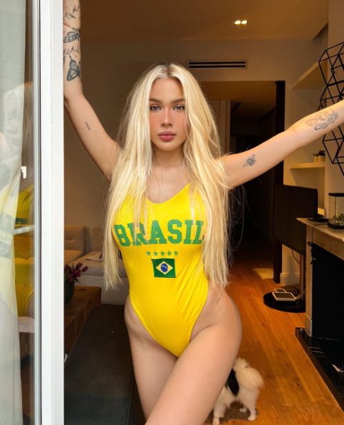 Karoline Lima  nude photo