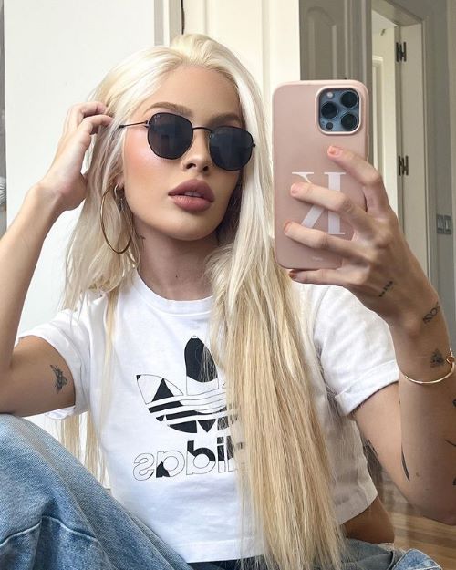 Karoline Lima  nude photo