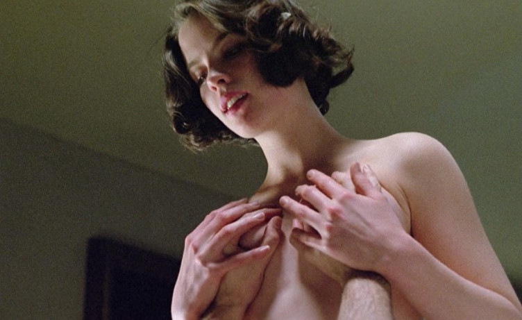 Kate Beckinsale – Haunted  nude photo