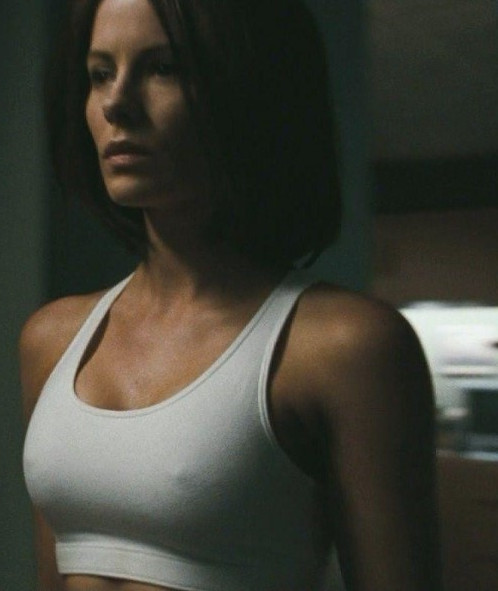 Kate Beckinsale Pokies Sexy Actress  nude photo