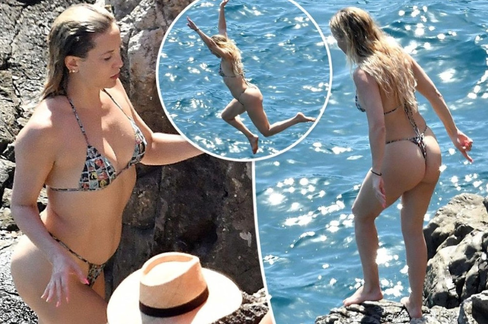 Kate Hudson Sexy Body In Bikini  nude photo