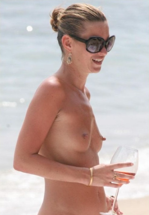 Kate Moss Nude Nipples On Beach  nude photo