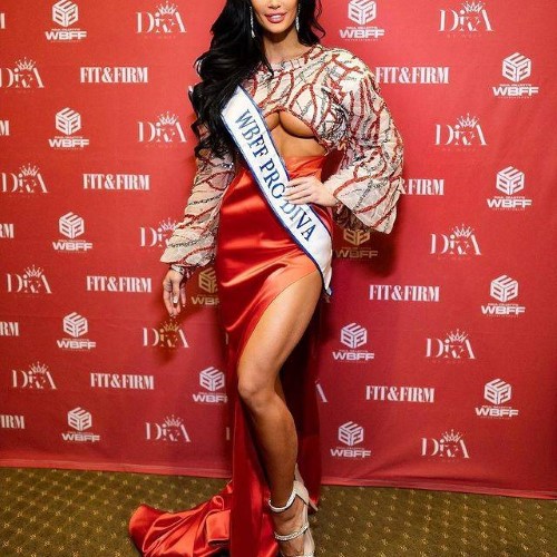 Katelyn Runck  nude photo