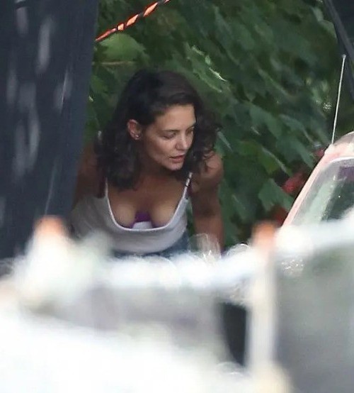 Katie Holmes Hot Tits Slip  nude photo