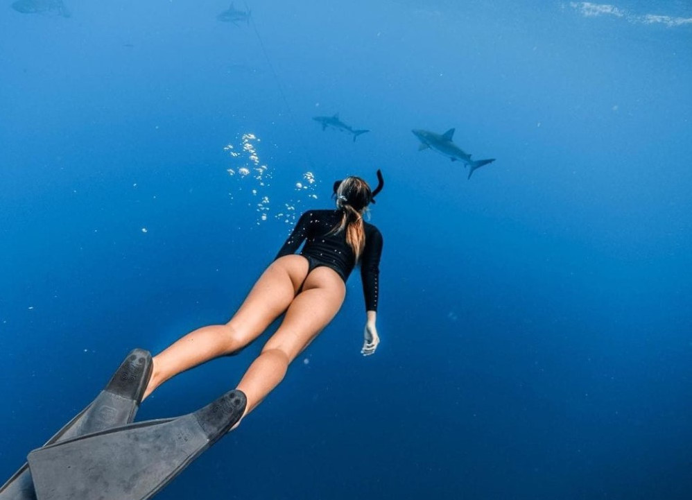 Kayla Simmons  nude photo