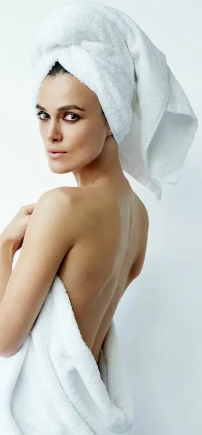 Keira Knightley Half Naked Just In Towel nude photo