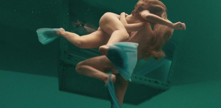 Kelly Brook nude – Piranha 3D (2010)  nude photo