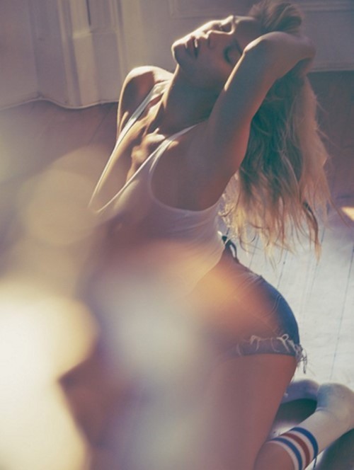 Kelly Rohrbach  nude photo