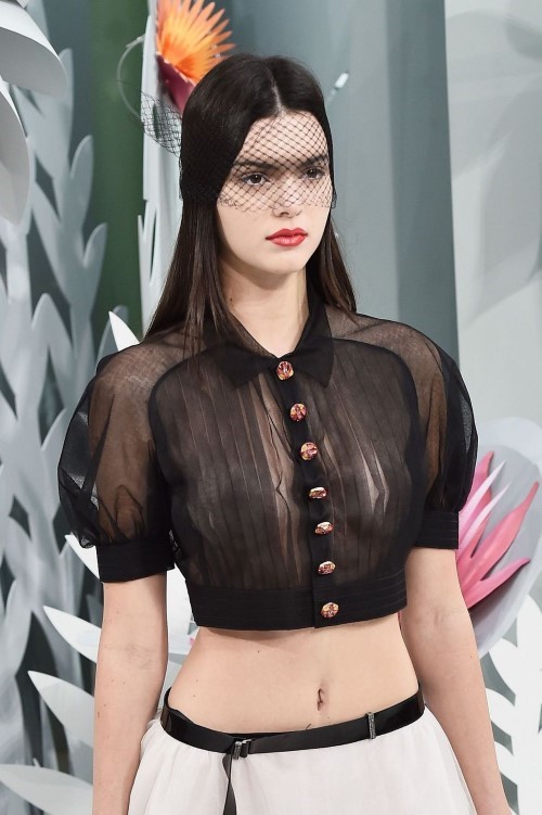 Kendall Jenner Chanel Fashion Show  nude photo